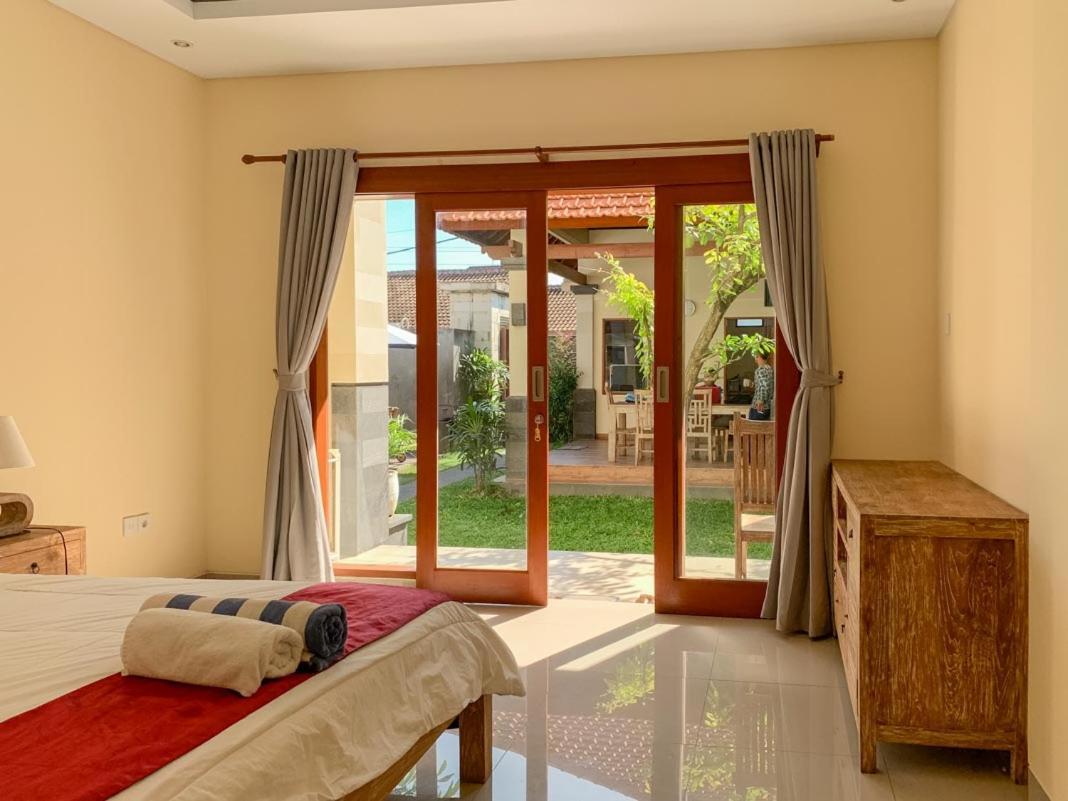 Lotus Bali Guest House Canggu Extérieur photo