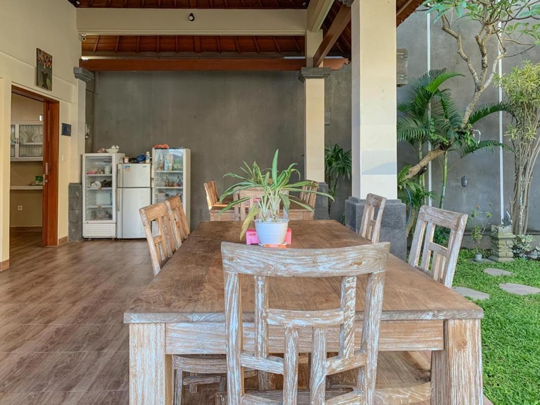 Lotus Bali Guest House Canggu Extérieur photo