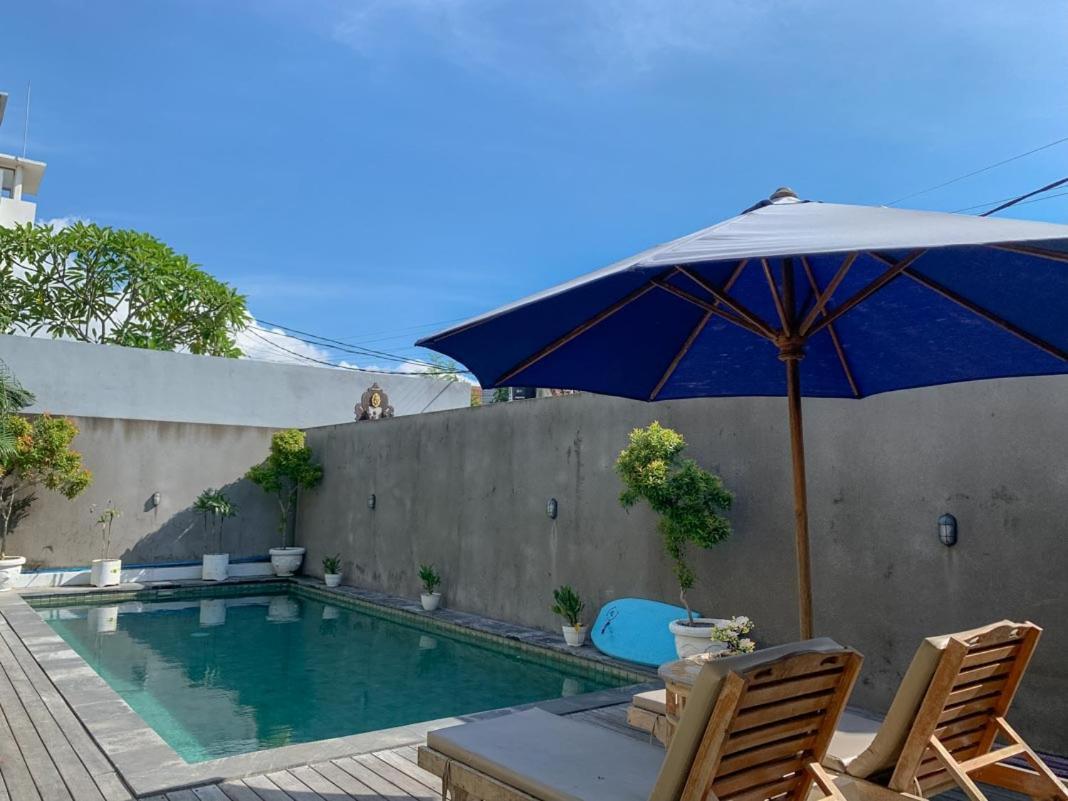 Lotus Bali Guest House Canggu Extérieur photo