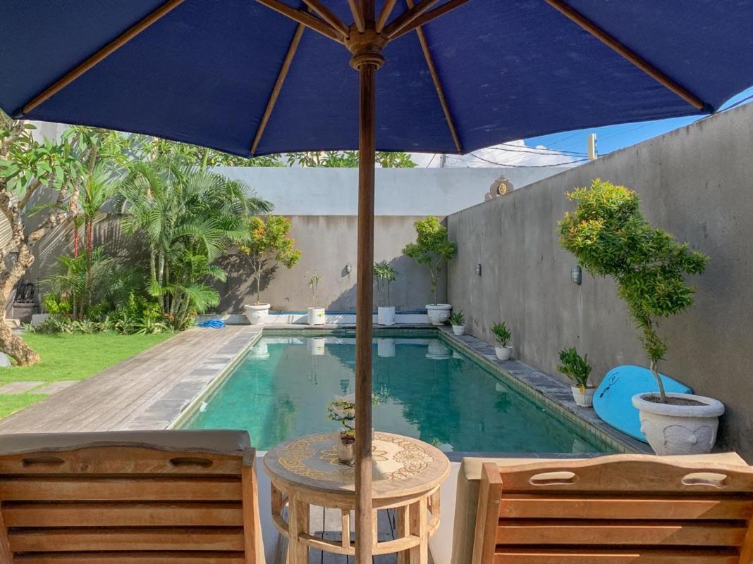 Lotus Bali Guest House Canggu Extérieur photo