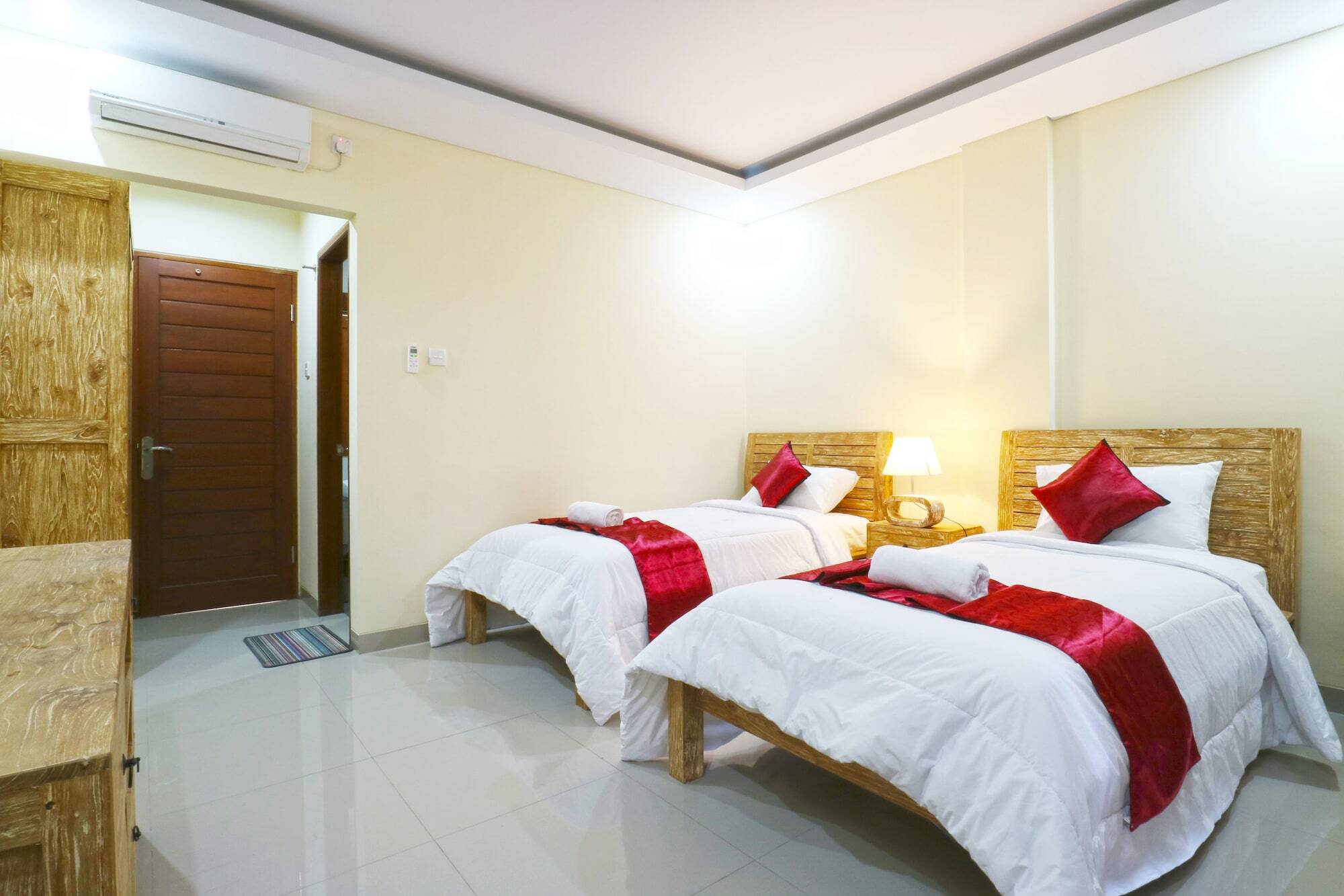 Lotus Bali Guest House Canggu Extérieur photo