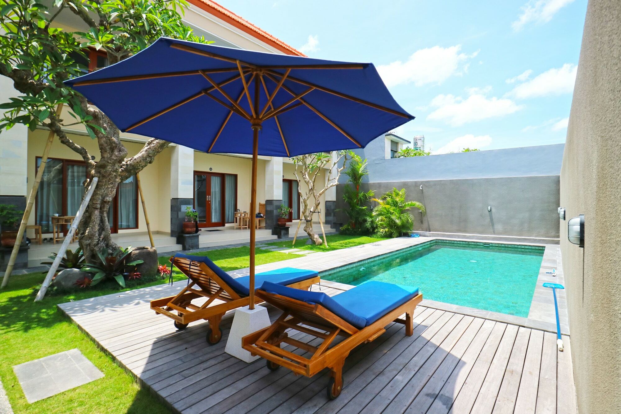 Lotus Bali Guest House Canggu Extérieur photo